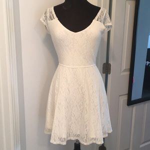 White Hollister dress size medium worn once!
